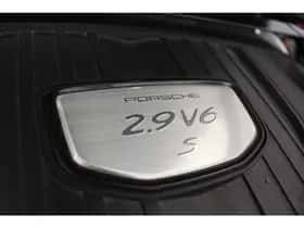 Porsche Panamera (2017) thumbnail 38