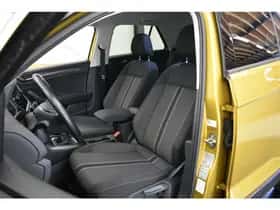 Volkswagen T-Roc (2019) thumbnail 2