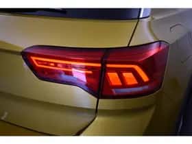 Volkswagen T-Roc (2019) thumbnail 16