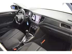 Volkswagen T-Roc (2019) thumbnail 25