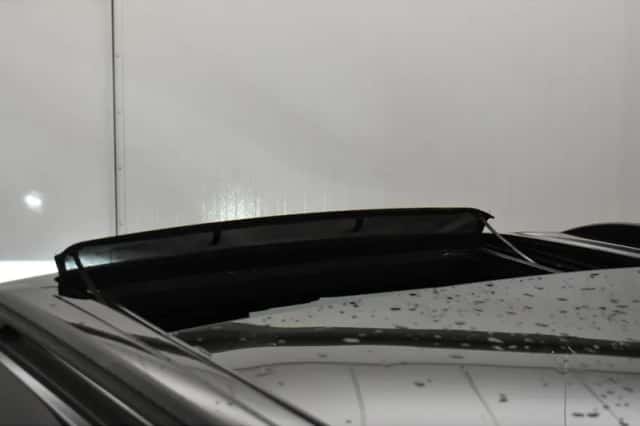 Ford Explorer (2022) thumbnail 2