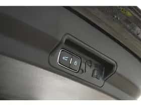 Ford Explorer (2022) thumbnail 3