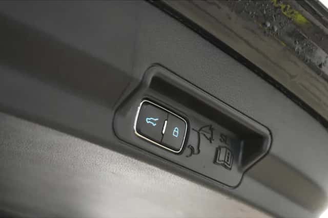 Ford Explorer (2022) thumbnail 4
