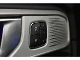 Ford Explorer (2022) thumbnail 8