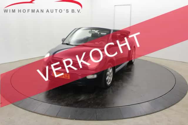 Volkswagen Beetle (2004) thumbnail 1