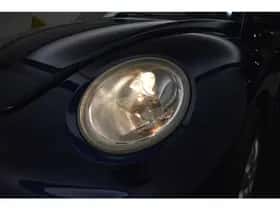 Volkswagen Beetle (2004) thumbnail 11