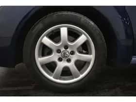 Volkswagen Beetle (2004) thumbnail 12