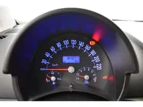 Volkswagen Beetle (2004) thumbnail 16