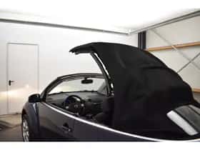 Volkswagen Beetle (2004) thumbnail 3