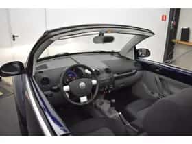 Volkswagen Beetle (2004) thumbnail 24