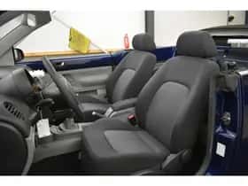 Volkswagen Beetle (2004) thumbnail 25