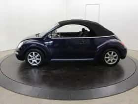 Volkswagen Beetle (2004) thumbnail 66