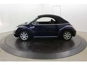 Volkswagen Beetle (2004) thumbnail 8