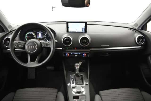 Audi A3 (2017) thumbnail 5