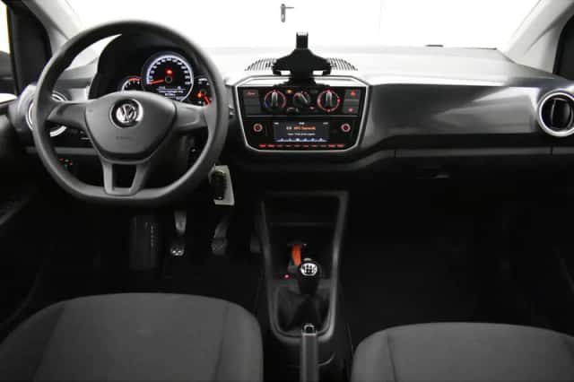 Volkswagen Up! (2019) thumbnail 2