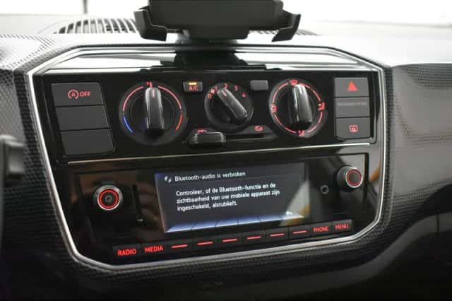 Volkswagen Up! (2019) thumbnail 4