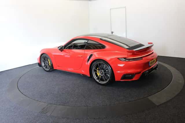 Porsche 911 (2022) thumbnail 6