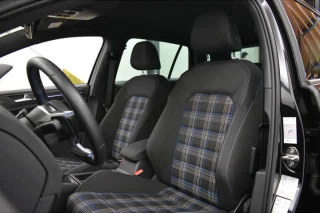 Volkswagen Golf (2020) thumbnail 6
