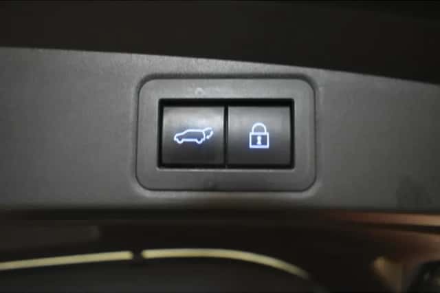 Toyota Corolla (2022) thumbnail 2