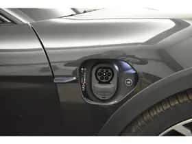 Porsche Taycan (2022) thumbnail 38