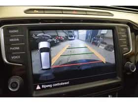 Volkswagen Passat (2016) thumbnail 2