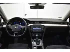 Volkswagen Passat (2016) thumbnail 12
