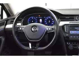 Volkswagen Passat (2016) thumbnail 19