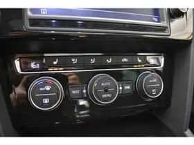 Volkswagen Passat (2016) thumbnail 24