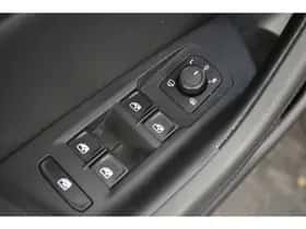 Volkswagen Passat (2016) thumbnail 27