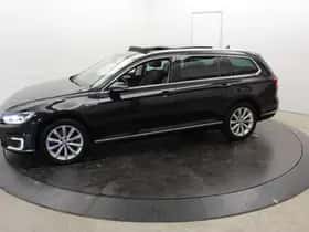 Volkswagen Passat (2016) thumbnail 55