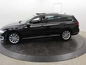 Volkswagen Passat (2016) thumbnail 56