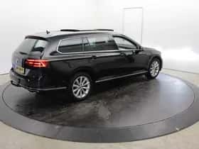 Volkswagen Passat (2016) thumbnail 71