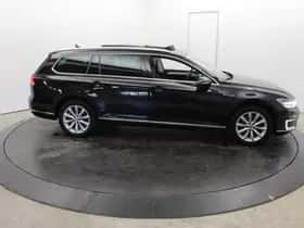 Volkswagen Passat (2016) thumbnail 76
