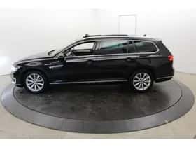 Volkswagen Passat (2016) thumbnail 9