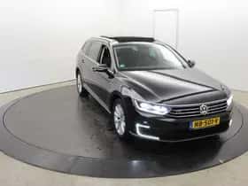 Volkswagen Passat (2016) thumbnail 82