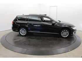 Volkswagen Passat (2016) thumbnail 10