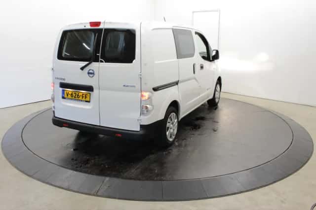 Nissan E-NV200 (2017) thumbnail 3
