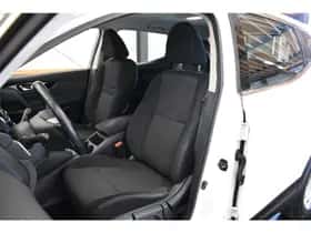 Nissan Qashqai (2015) thumbnail 3