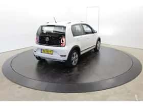 Volkswagen Up! (2018) thumbnail 2