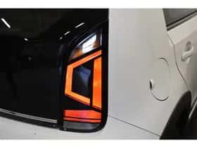 Volkswagen Up! (2018) thumbnail 12