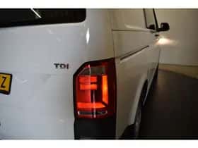 Volkswagen Transporter (2018) thumbnail 12