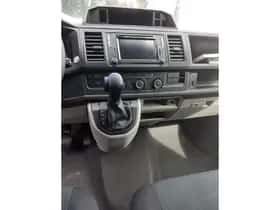 Volkswagen Transporter (2018) thumbnail 4