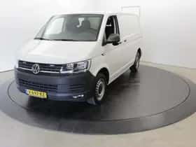 Volkswagen Transporter (2018) thumbnail 35