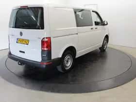 Volkswagen Transporter (2018) thumbnail 52