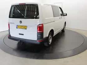Volkswagen Transporter (2018) thumbnail 53