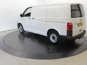 Volkswagen Transporter (2018) thumbnail 60