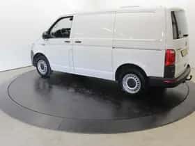 Volkswagen Transporter (2018) thumbnail 61