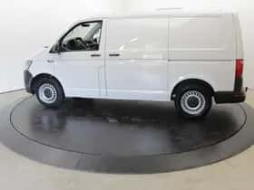Volkswagen Transporter (2018) thumbnail 63