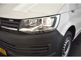 Volkswagen Transporter (2018) thumbnail 10