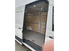 Volkswagen Crafter (2021) thumbnail 17